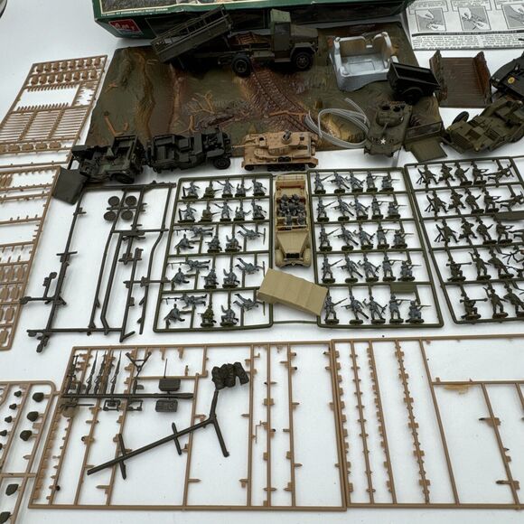 AMT/Ertl World War II Armored Assault Playset +++ Parts Pieces Broken Etc As-Is - Picture 7 of 16